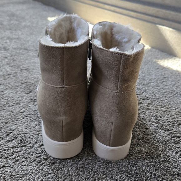 Steve Madden Wanda Wedge Sneaker NWOB size 9.5 - Picture 6 of 9